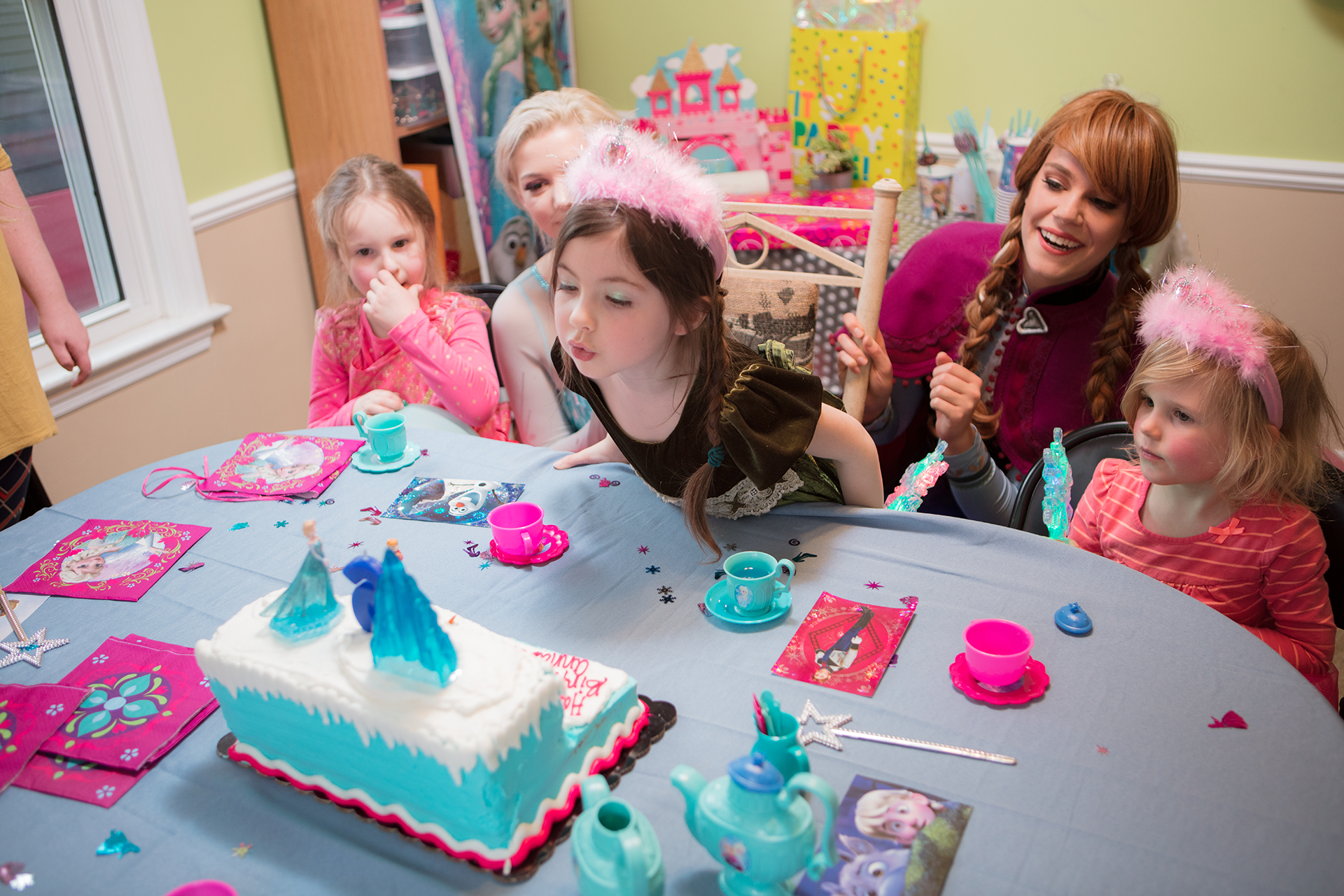 Tips for Hosting a Magical Frozen-Themed Princess Party
