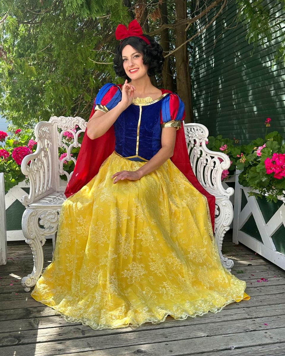 Delicious Ideas for Snacks to Serve at a Snow White Party